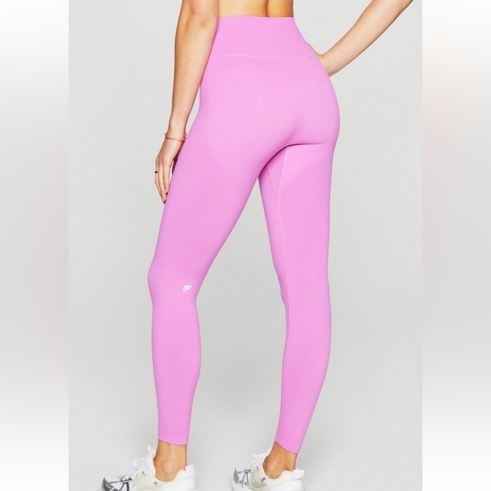 Fabletics Women's Pink Leggings - Picture 6 of 7